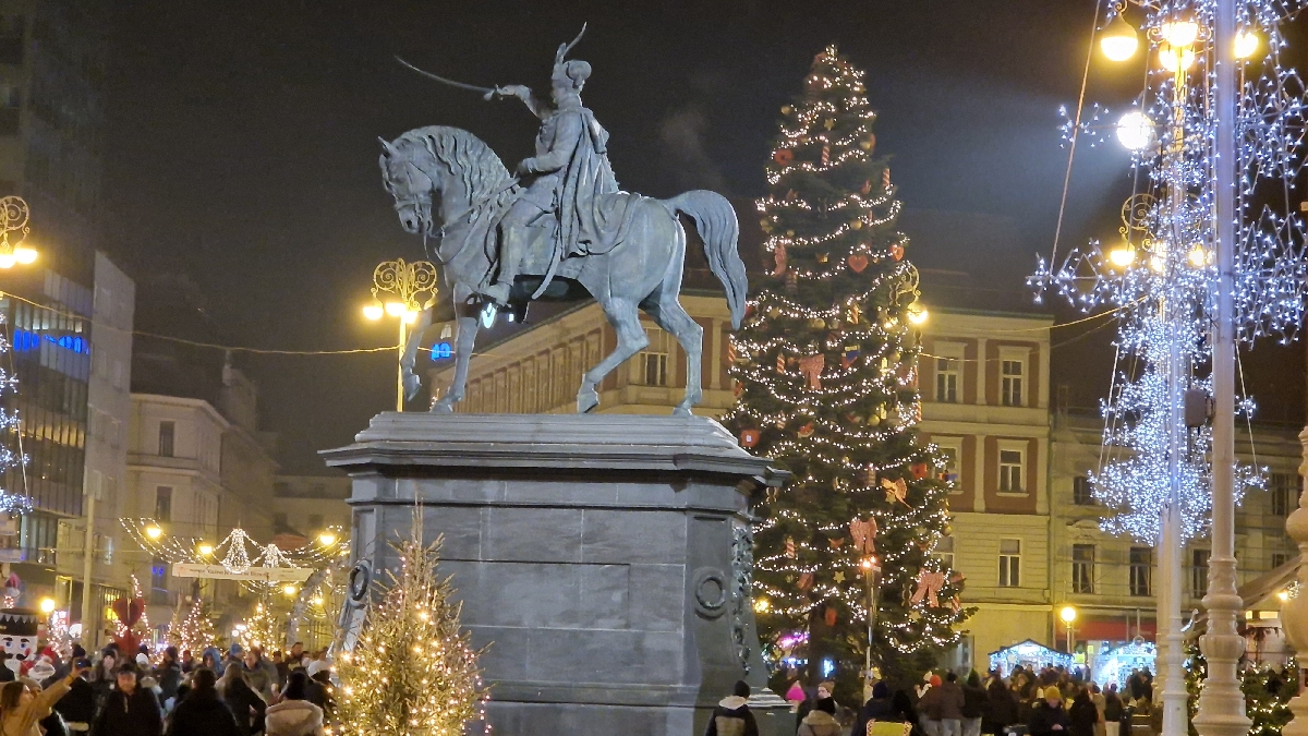 25 Josip Jelacic Square